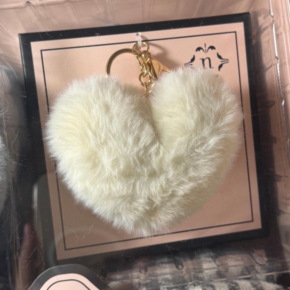 New in Box Nanette Lepore Scarf, Earmuff & Keychain Accessory Set - Picture 4 of 10